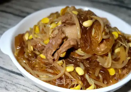Pork bean sprouts