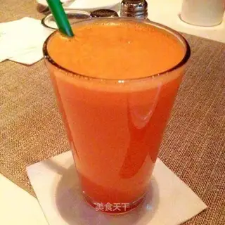 Mountain carrot vegetable juice