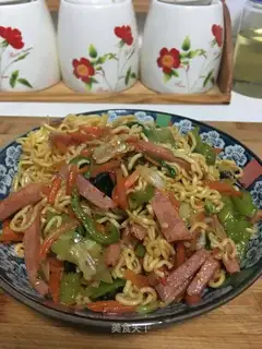Fried noodles