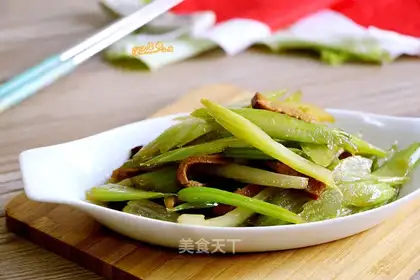 Dry celery