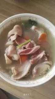 Hot sheep head soup