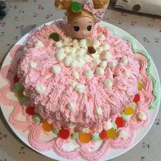 Pink bubble bath birthday cake