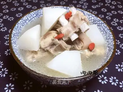 Roach and lamb soup