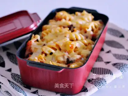 Cheese and tomato pasta