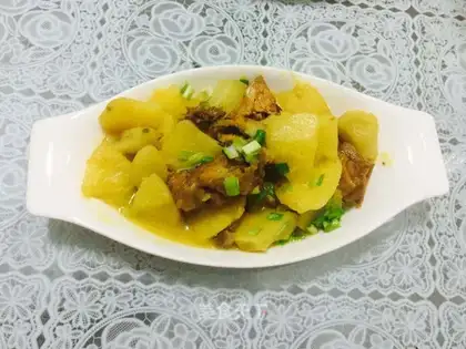 Winter winter cold food; stupid chicken potato stew