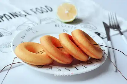 Lemon doughnuts