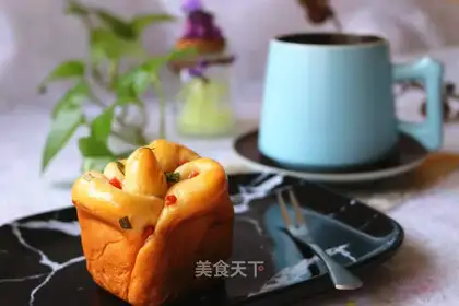 Sausage rose bread