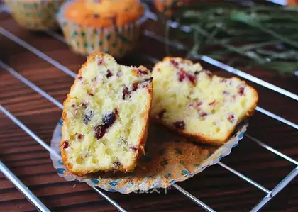 Cranberry cream pound cake