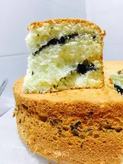 Eight inches of black sesame cake