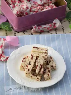 Cranberry Cream