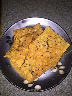 Sesame pretzels