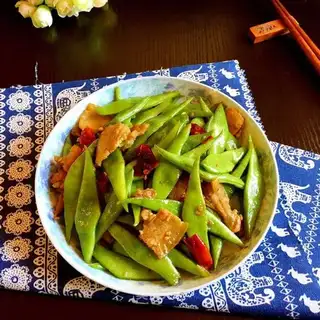 Five flowers and beans