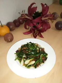 The gravy onions