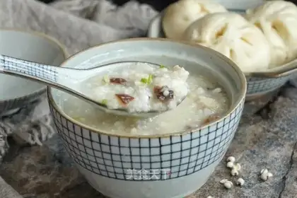 Porridge of mushroom rice