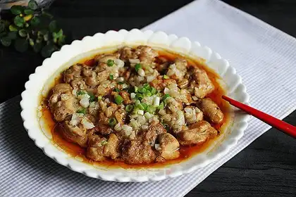 Garlic steamed chicken legs