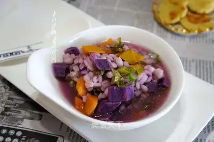 Green rice and vegetable congee