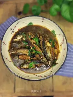 Red-burned stream fish