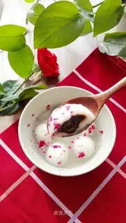 Rose honey soup