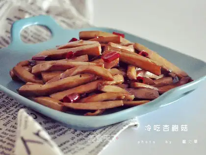 Cold almond mushrooms