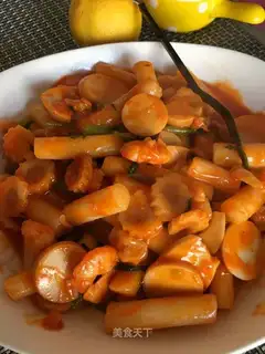 Hot fried rice cake