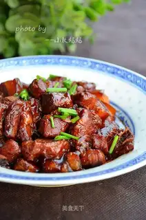 Scrambled red meat