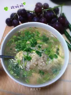Gold needle mushroom soup
