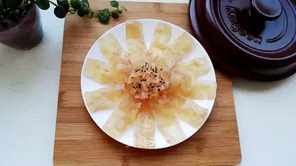 Cinnamon crystal pig's skin