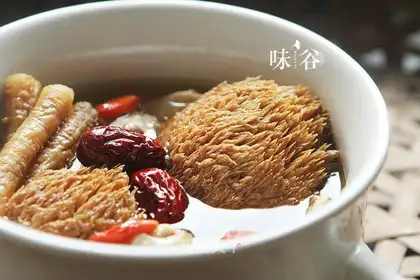 Monkey mushroom chicken soup