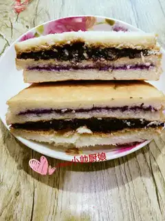 Purple-rice potato sandwich