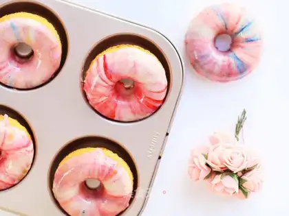 Noodle donut cake
