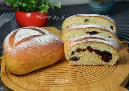 The cranberry sprouts