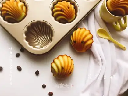 "Little cream bean Madeleine."