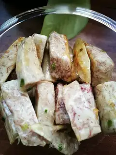 Cracker-coated taro