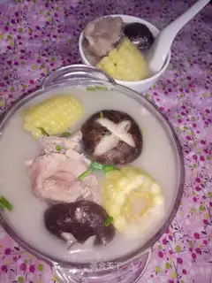 Corn mushroom bone soup