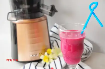 Fresh pomegranate juice