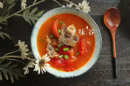 Tomato cowtail soup