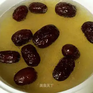 "Red dates, ice cream, oat nest."