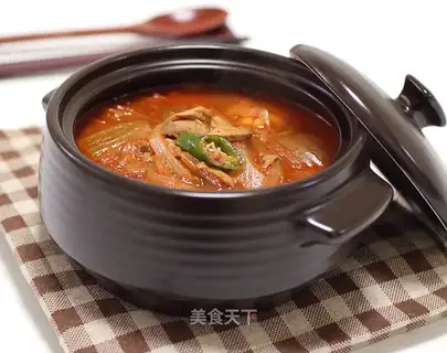 Korean tuna pickles soup