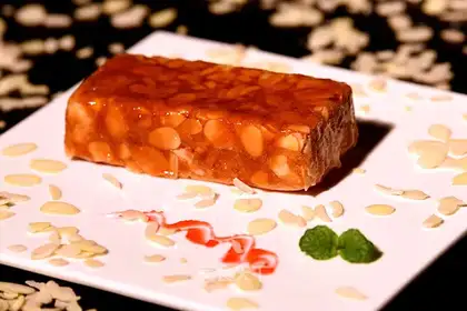 Ginesh cake