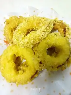 The golden apple ring