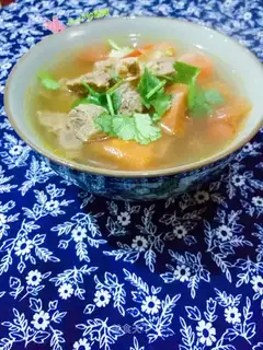 Tomato beef soup