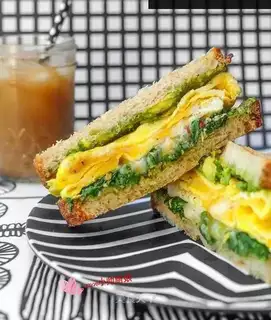 Cream spinach sandwich