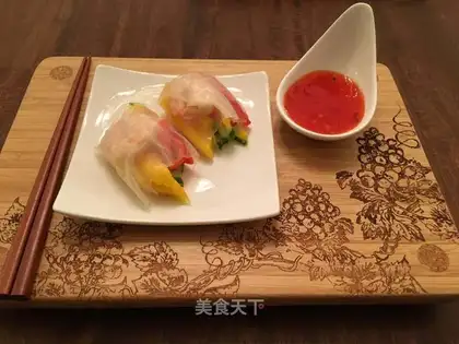 The cross-shrimp spring roll
