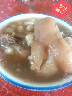 Fire Dragon peanut pig hoof soup