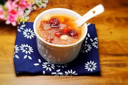 Silver-eared red-tree red-bean soup