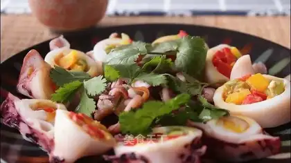 A pepper yolk squid
