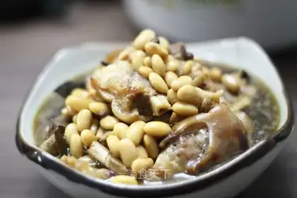 Soybean pig hoof
