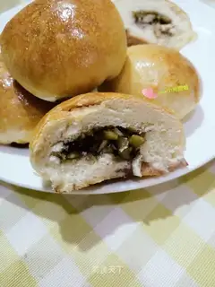 Blueberry cream buns