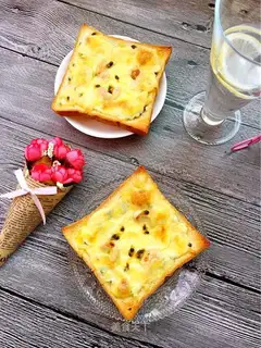 Bacon toast