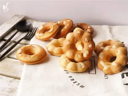 Almond donuts